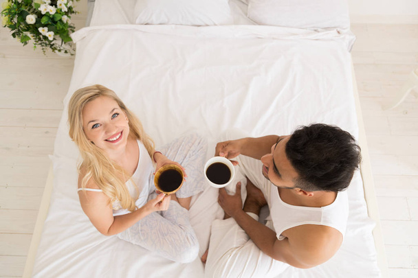Young Couple Drink Coffee  - Foto, Imagen