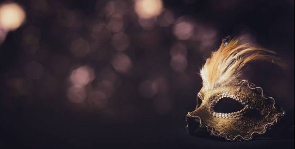 Masque vénitien avec fond de lumières bokeh
 - Photo, image