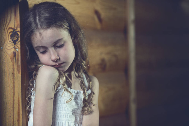 Depressed sad young girl - Foto, Bild