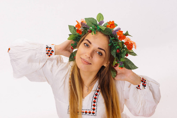 gyönyörű szőke lány népviselet. Fehéroroszország - Fotó, kép
