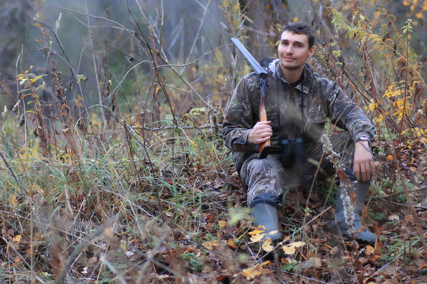 cacciatore di uomini all'aperto in autunno caccia
 - Foto, immagini