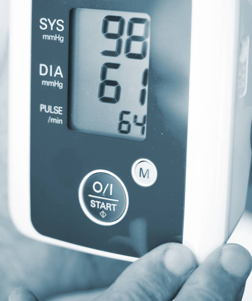 血圧パルス計 - 写真・画像