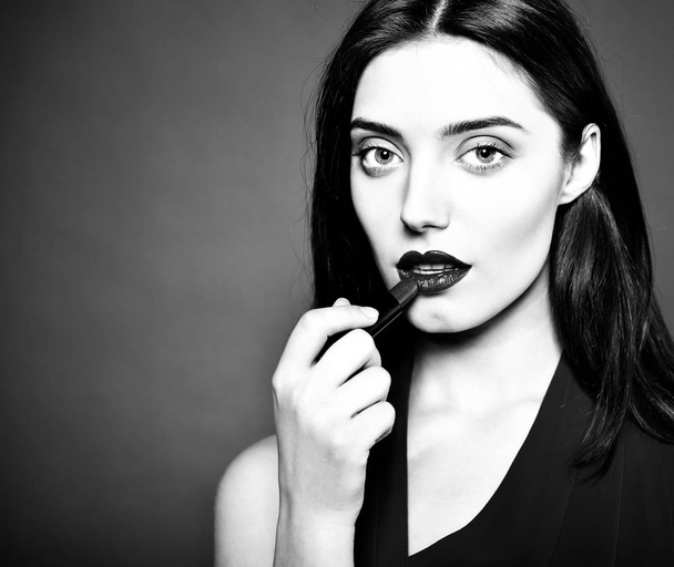 fashion woman with lipstick - Foto, afbeelding