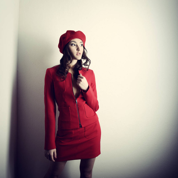 fashion girl in red suit - Φωτογραφία, εικόνα