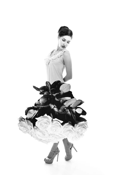 woman dressed in flowers - Valokuva, kuva