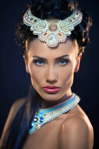 beautyful young woman portrait. jewerly and diamonds - Fotó, kép