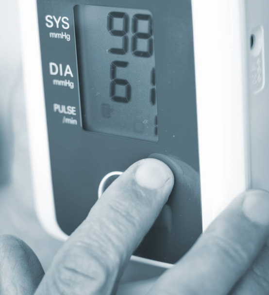 血圧パルス計 - 写真・画像