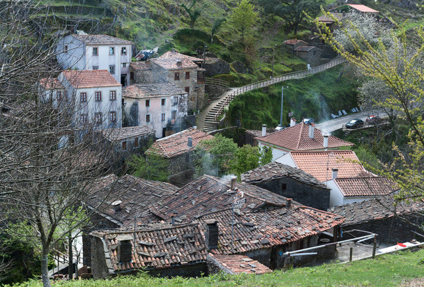 Tyypillisiä schist asuntoja Portugalissa
 - Valokuva, kuva