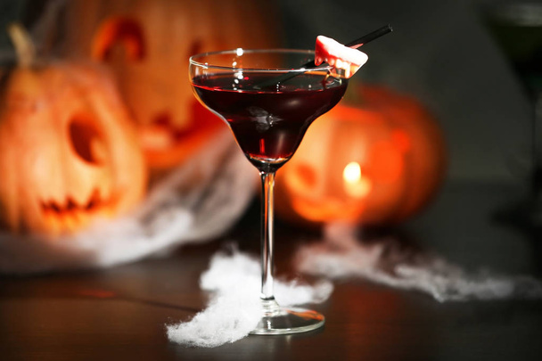 tasty cocktail with decor for Halloween - Fotoğraf, Görsel