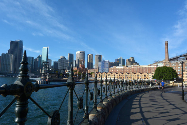 Stadtlandschaft Blick auf The Rocks und modernen Sydney skyline - Foto, Bild