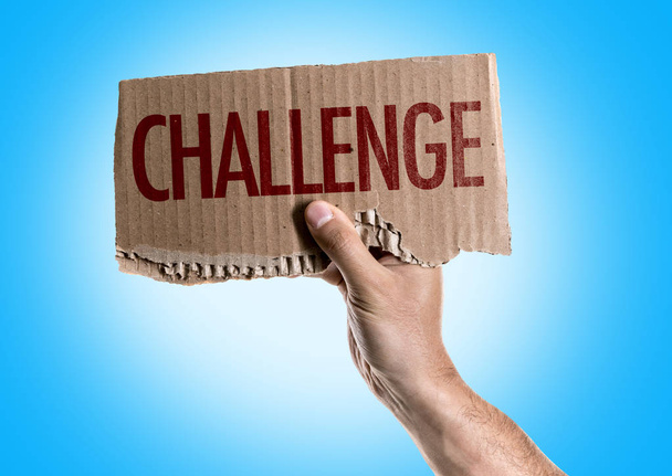 carton avec signe Challenge
 - Photo, image