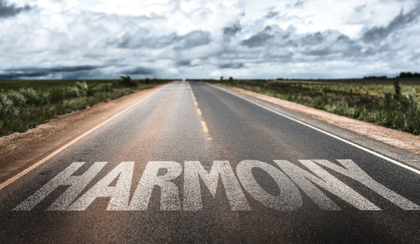 harmonie teken op weg - Foto, afbeelding