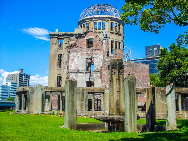 Cúpula de bomba atômica HDR em Hiroshima
 - Foto, Imagem
