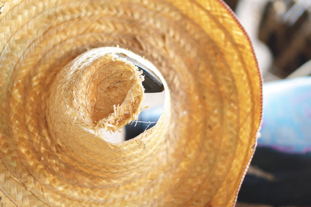 Соломенная шляпа
 - Фото, изображение