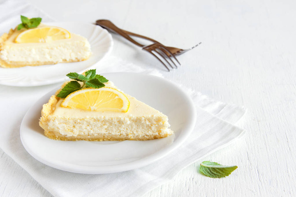 homemade lemon cheesecake - Foto, afbeelding