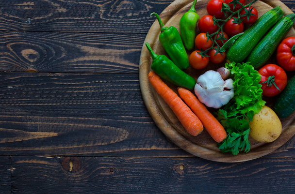 Υγιεινά τρόφιμα και αντίγραφο χώρου, φρέσκα λαχανικά - Φωτογραφία, εικόνα