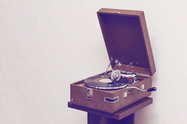Stary gramofon przenośne - Zdjęcie, obraz