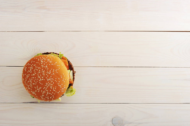 Barbekü hamburger, sebzeli baharat  - Fotoğraf, Görsel