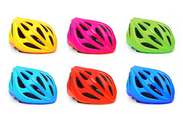 Kaski rowerowe kolorowe - Zdjęcie, obraz