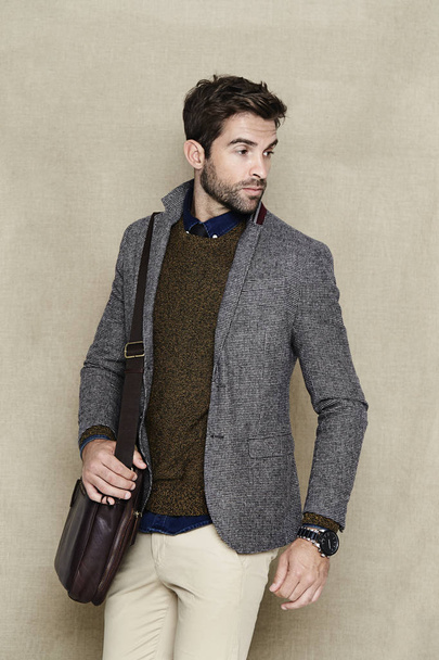 Handsome guy with bag - Foto, afbeelding