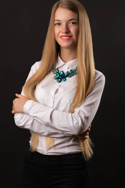 portrait attractive teenager girl in white shirt - Zdjęcie, obraz