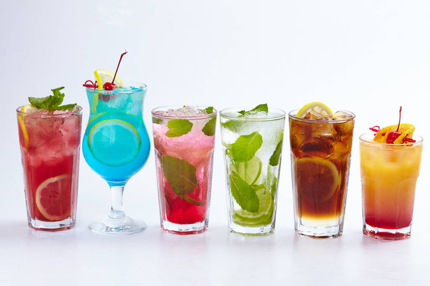 Frisse zomer dranken - Foto, afbeelding