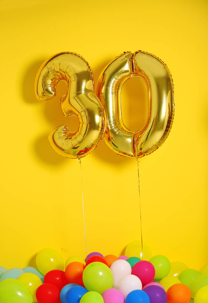 Golden balloons for birthday - Fotografie, Obrázek