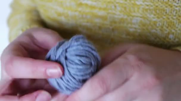 ball of grey wool yarn - Footage, Video