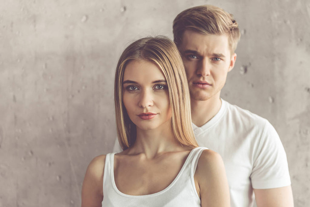 Beautiful young couple - Foto, afbeelding