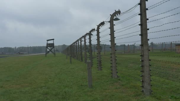 Elektromos kerítés, a náci táborban - Felvétel, videó