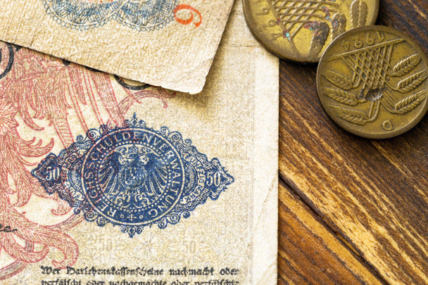 része a régi német megszállás bankjegy öt birodalmi márka - Fotó, kép