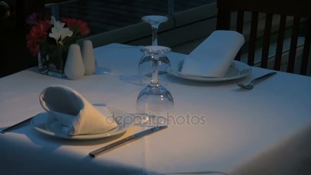 zoom de mesa de restaurante para dos
 - Metraje, vídeo