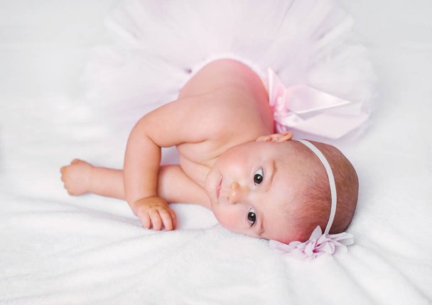 Édes kis csecsemő, fárasztó ping tutu szoknya - Fotó, kép