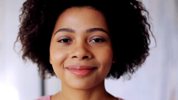 happy smiling african american young woman face - Video