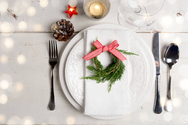 Christmas table setting with little wreath - Φωτογραφία, εικόνα
