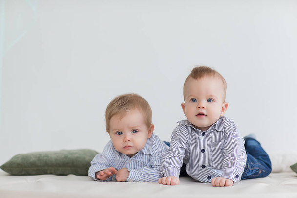 boy twins playing on the floor - Foto, Imagem