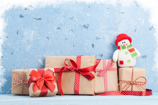 Coffrets cadeaux de Noël avec bonhomme de neige
 - Photo, image