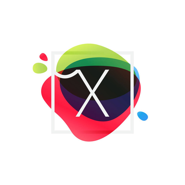 X brief logo in vierkante frame bij multicolor splash achtergrond.  - Vector, afbeelding