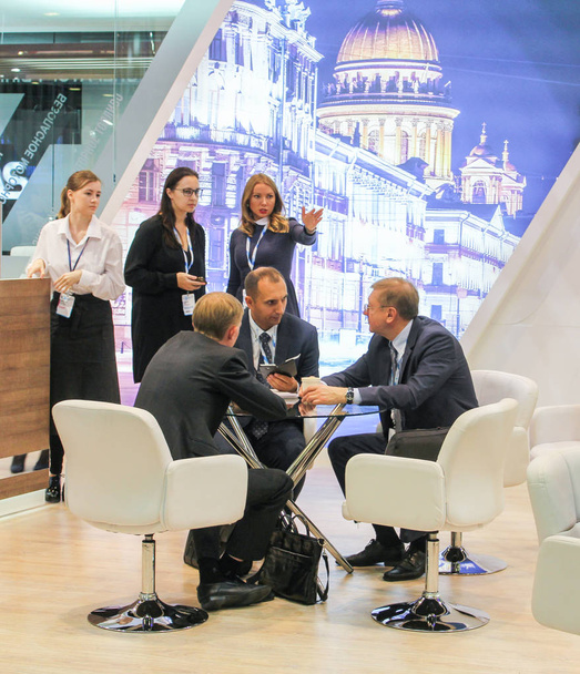 Group of businessmen in communication. - Fotografie, Obrázek