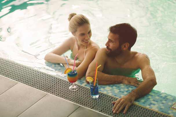 Couple enjoying spa wellness weekend - Foto, Bild