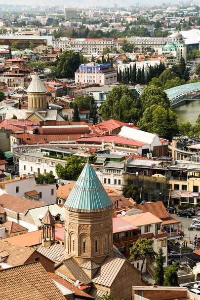 Kaunis panoraamanäkymä Tbilisiin
  - Valokuva, kuva