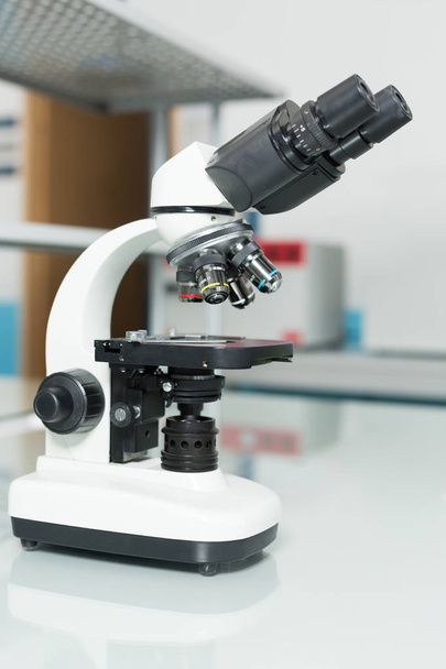 Medical equipment. microscope - Foto, Imagen