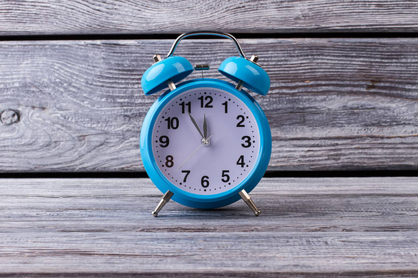 Hermoso reloj despertador retro azul
. - Foto, Imagen