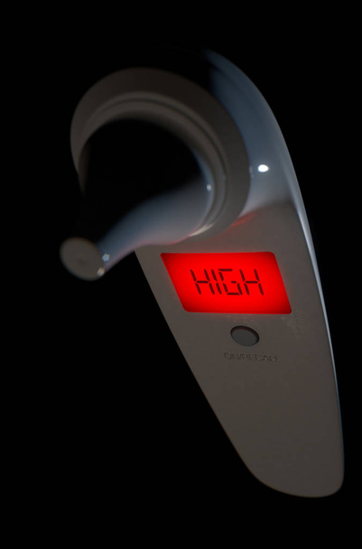 Дитячий вушний термометр Високий червоний
  - Фото, зображення