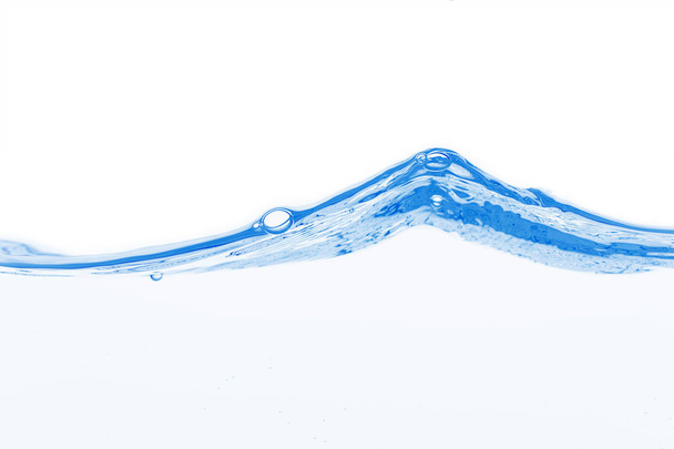 Onda de agua sobre fondo blanco
 - Foto, Imagen