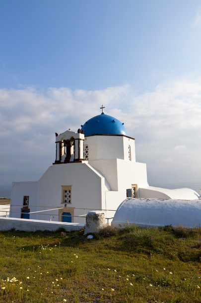 tradycyjny kościół na wyspie santorini w Grecji - Zdjęcie, obraz