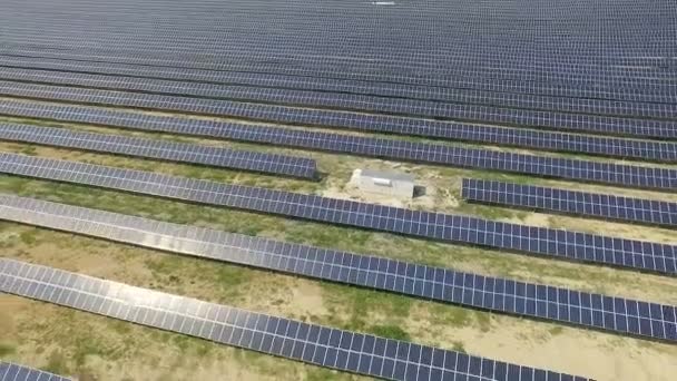 Aerial shot of solar panels - solar power plant. - Filmati, video
