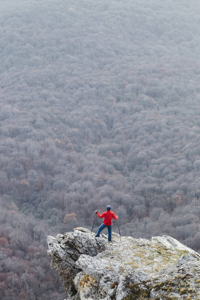 Uomo arrampicata su roccia
 - Foto, immagini