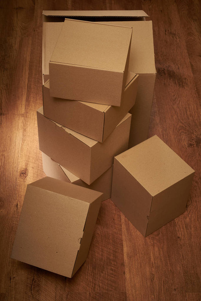 pila di scatole di cartone l'imballaggio
 - Foto, immagini