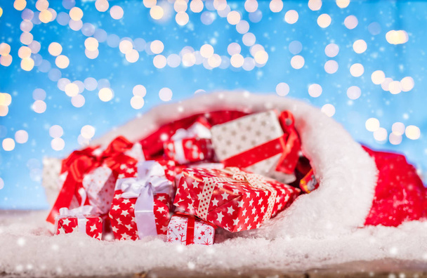 Santa hediyeler yığını çanta - Fotoğraf, Görsel